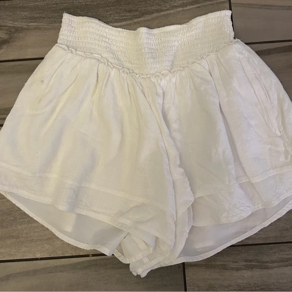 Hollister High Rise White “Skirty Shorts”